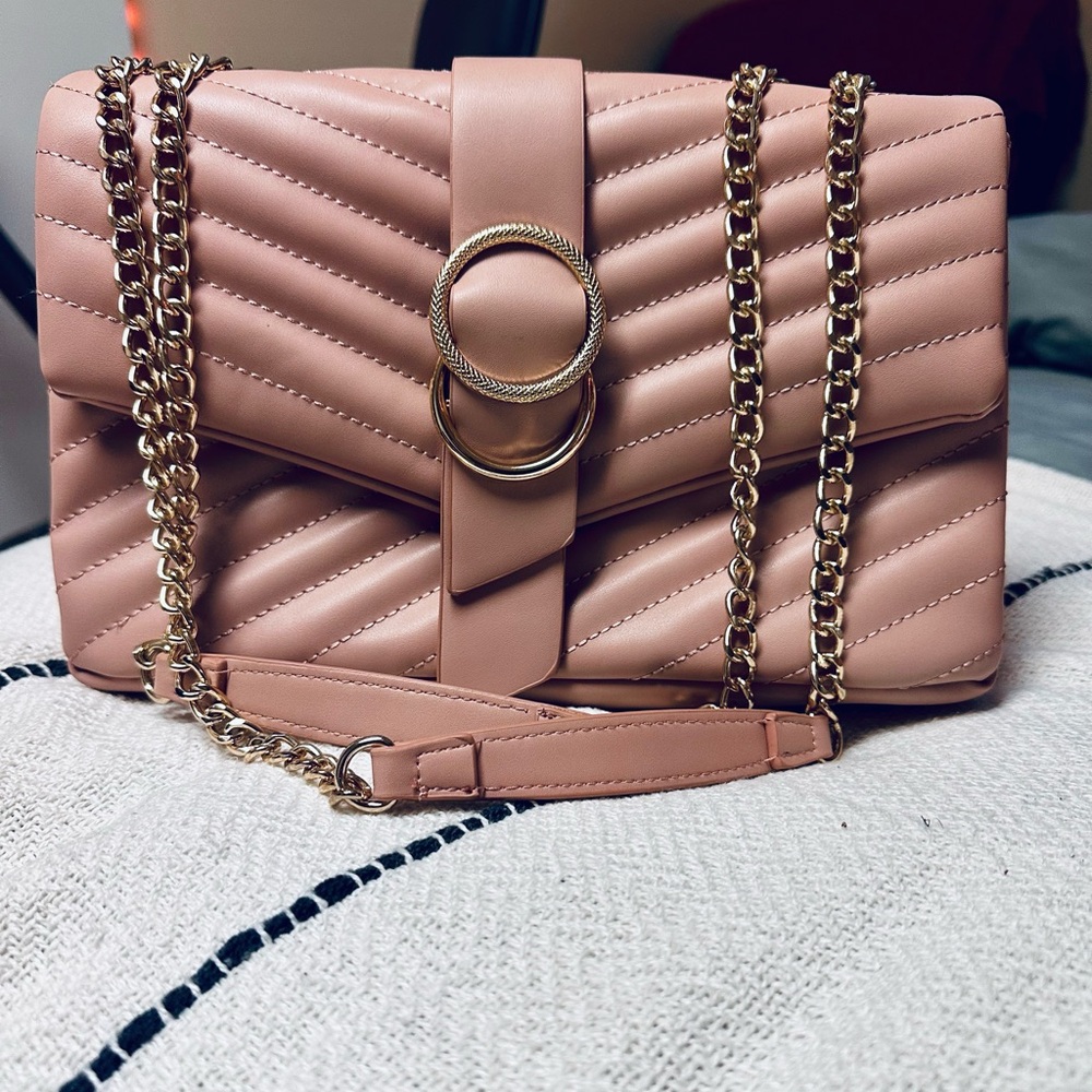 Elegant Pink Quilted Chain Bag